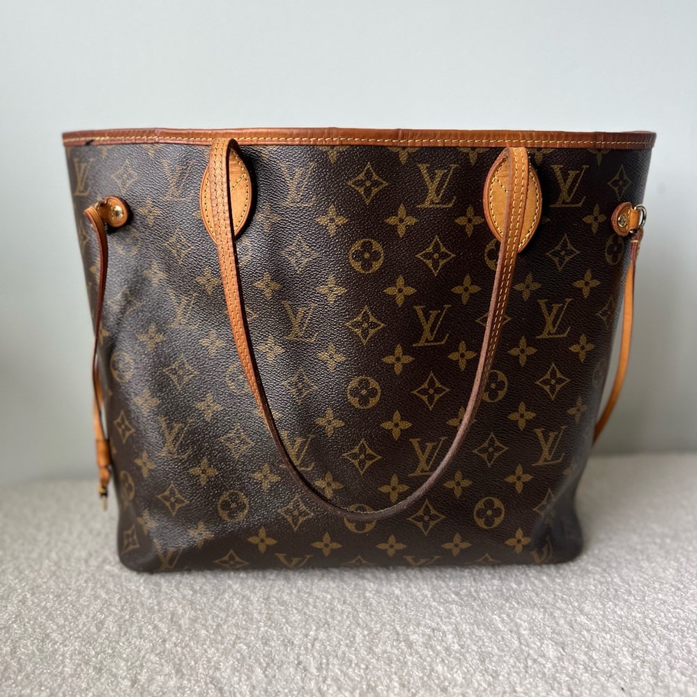 Louis Vuitton Neverfull MM Bag